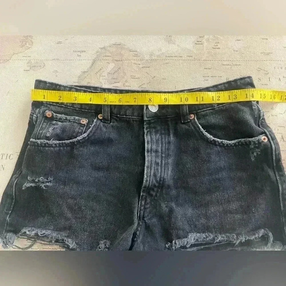 ZARA Distressed High Rise Denim Super Short Shorts Frayed Hem Size 4 Buttonfly - Picture 6 of 8